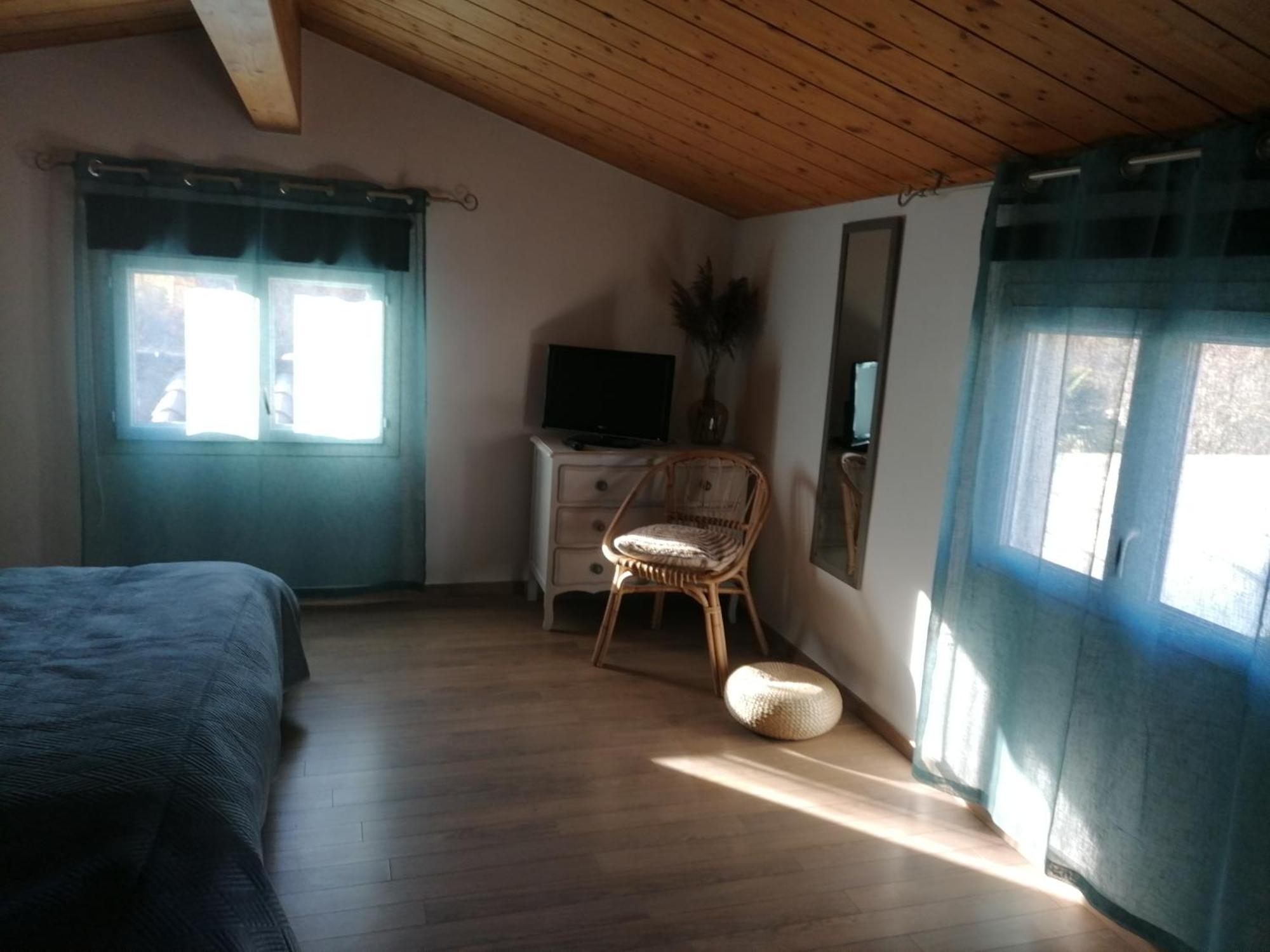 Chambre Familiale "Le Pecher" Saillans  Zimmer foto